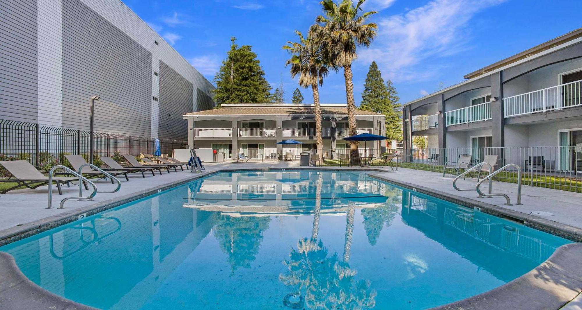 Surestay Plus Hotel By Best Western Sacramento North Εξωτερικό φωτογραφία